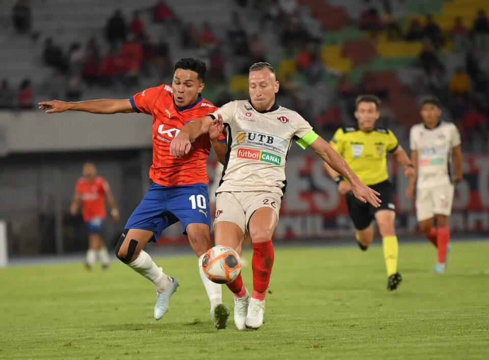 FCU derriba a Wilstermann, que no eleva vuelo