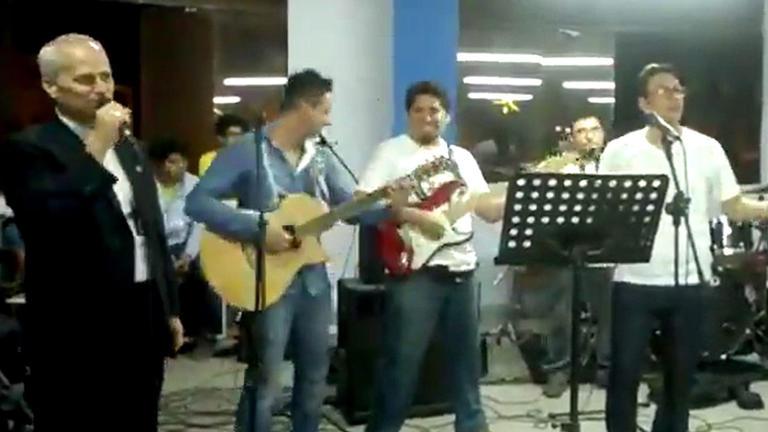Reaparece un video del papa León XIV cantando en una fiesta en Perú Reaparece un video del papa León XIV cantando en una fiesta en Perú