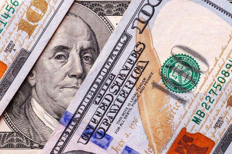 Baja el precio del dólar paralelo