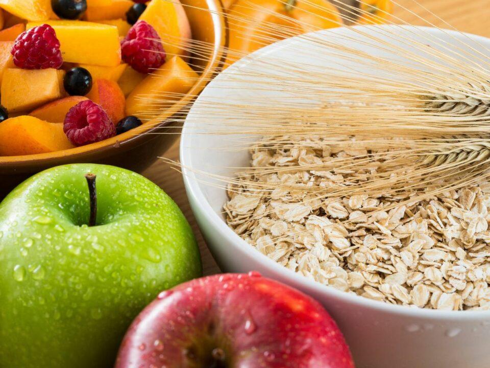 Consejos sencillos para incorporar alimentos con fibra y mejorar la salud intestinal