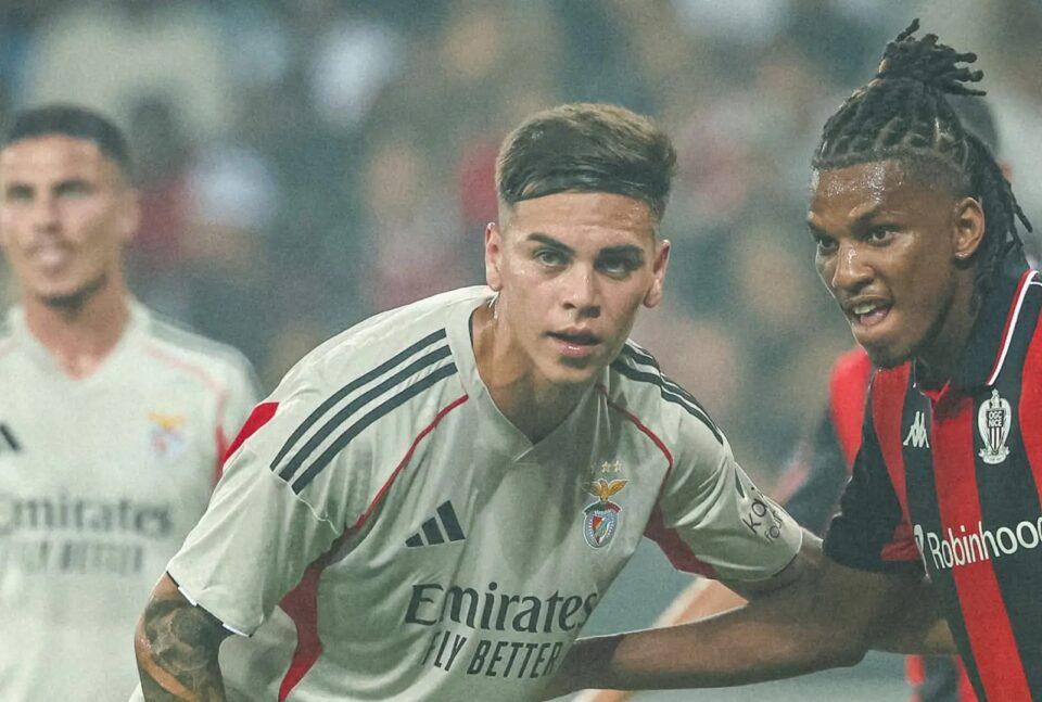 Benfica vence 2-0 en Niza en su camino hacia la Champions