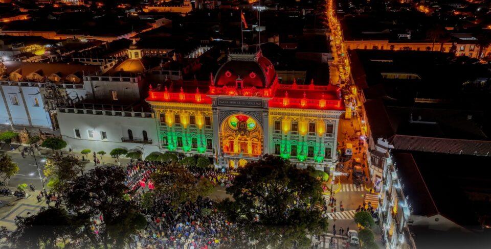 El Bicentenario comienza con fuegos artificiales y el Himno Nacional