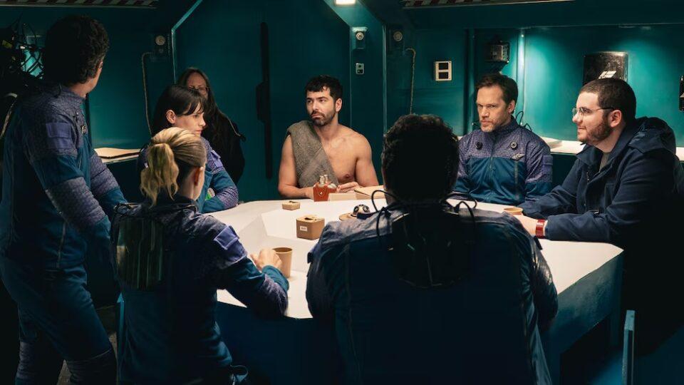 El thriller argentino “Nieve Roja” explora secretos, desapariciones y una inteligencia artificial en una base aislada bajo vigilancia extrema