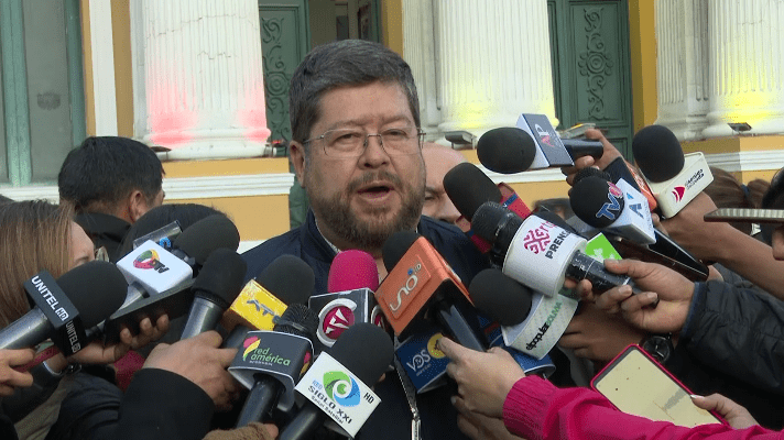 Candidatos presidenciales cuestionan aprobación de ley para extracción de litio