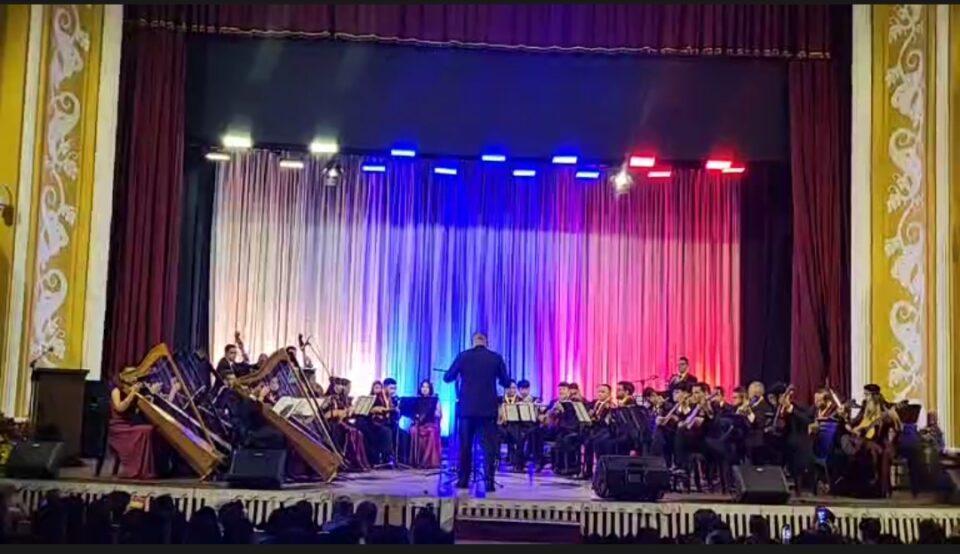 La Orquesta Sinfónica Juvenil Simón Bolívar de Venezuela deslumbra en Sucre con su homenaje al Bicentenario de Bolivia