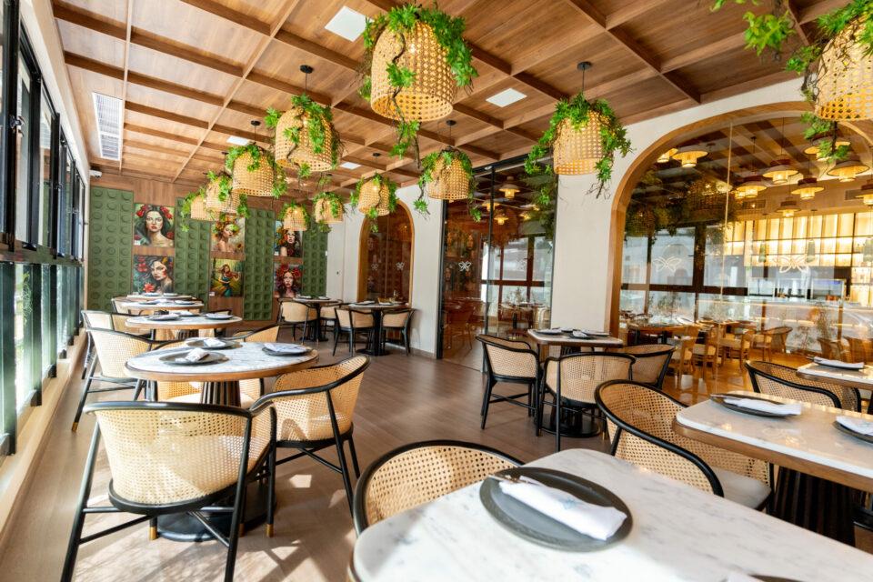 Polémica en restaurante: crítica negativa por comida regalada a un vecino