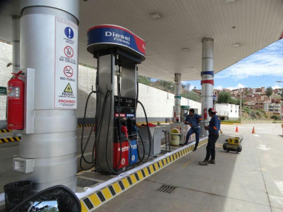 Gobierno se plantea resolver falta de combustible hasta octubre