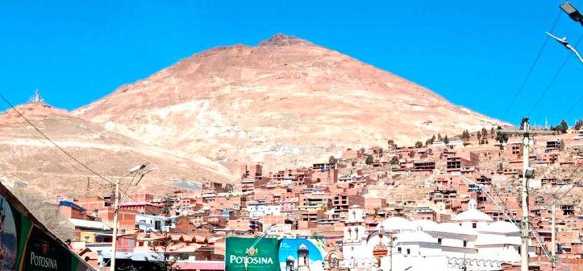 Advierten posible colapso de la cúspide del Cerro Rico