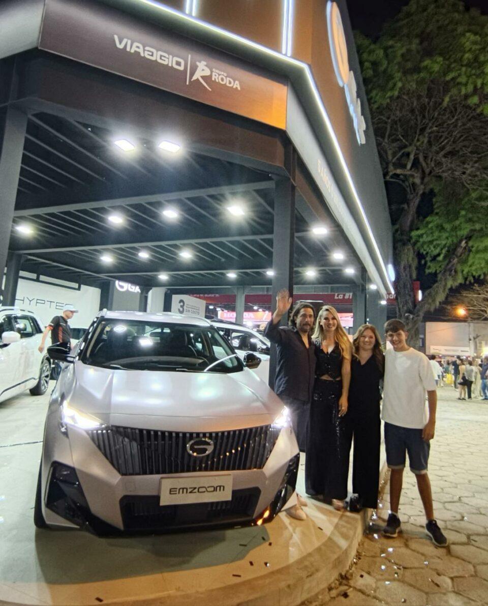 La nueva Emzoom rosada llega a Bolivia con diseño, estilo y tecnología