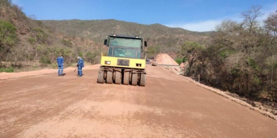 Tarija: construcción de vía Acheral-Choere alcanza el 60% de avance