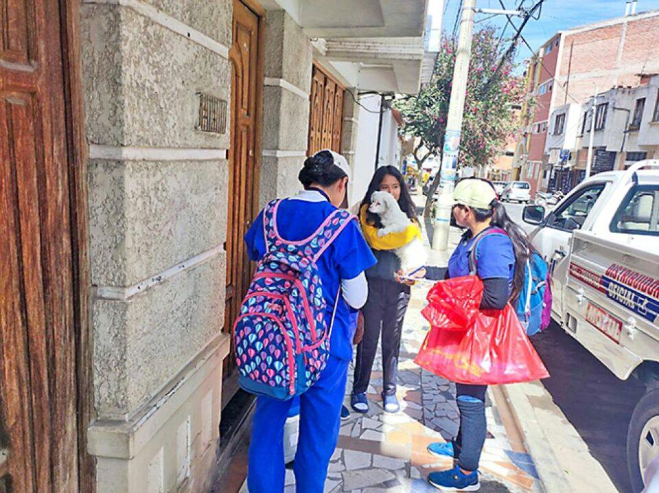 Perro con rabia mordió a tres personas en Sucre