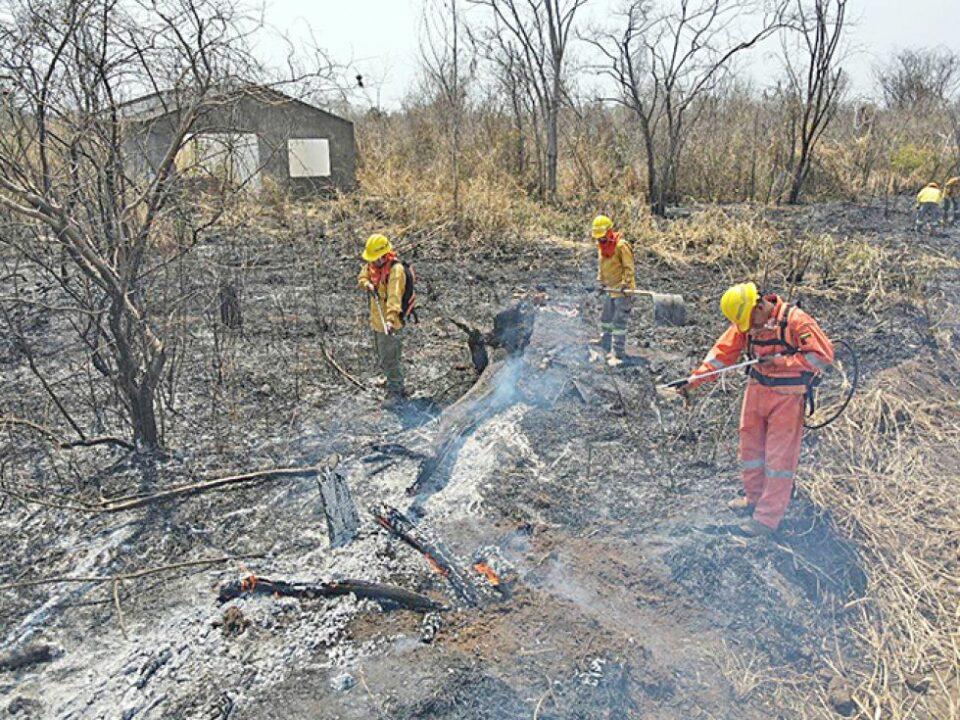 Ocho incendios activos en Santa Cruz y Beni