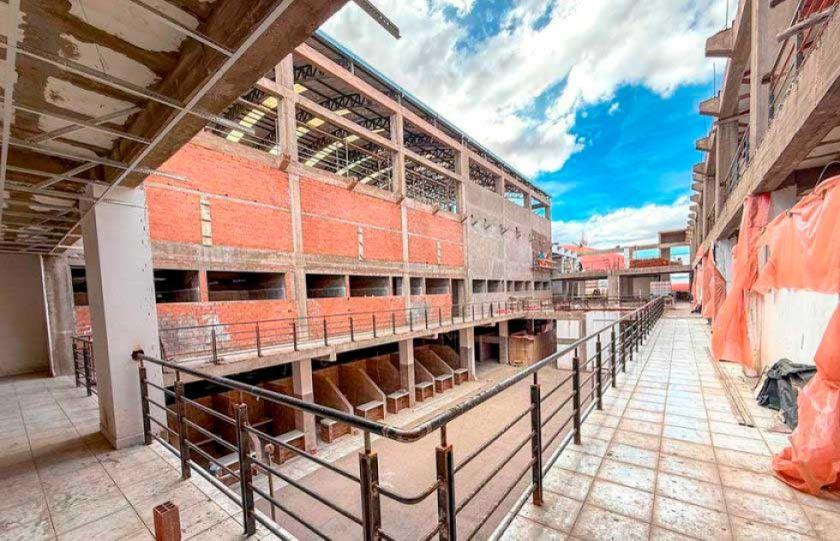 Cambio de alcaldes en Potosí genera retraso de obras en el mercado Chuquimia