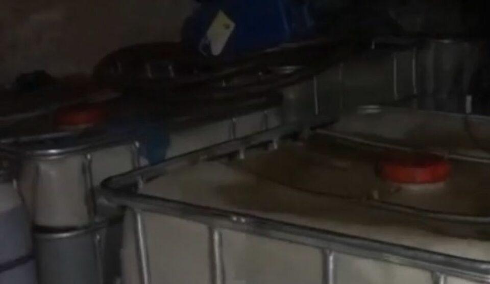 El Alto: Policía interviene viviendas donde almacenaban combustible