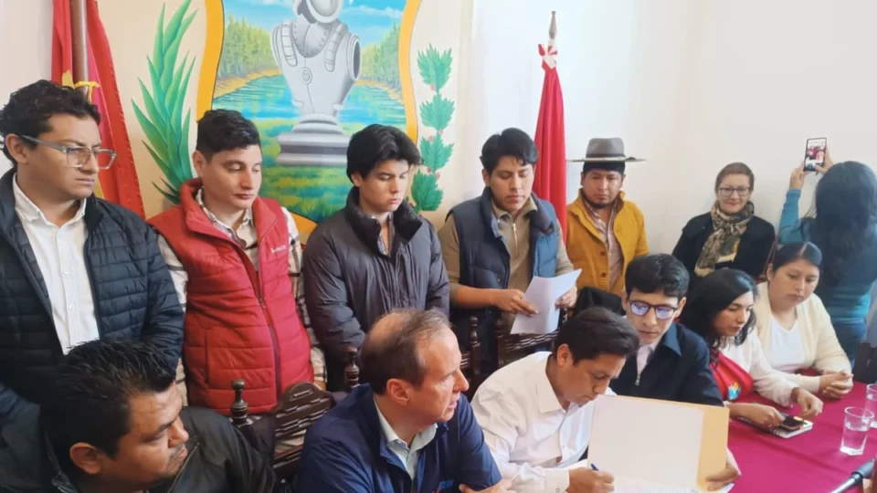 "Tuto" Quiroga apuesta por $us 12.000 millones para reactivar la economía