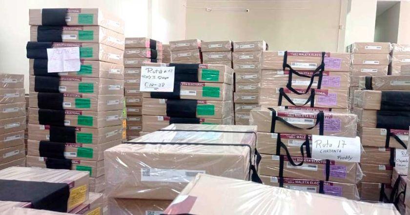 El TED de Potosí inicia con el traslado de maletas electorales hacia los recintos de votación