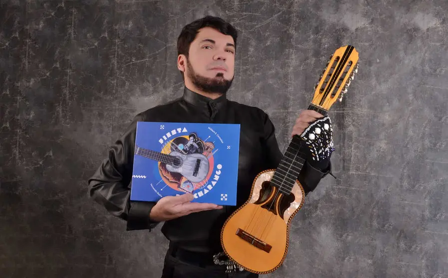 El libro Fiesta del Charango: Alma y Técnica rinde homenaje al maestro William Ernesto Centellas