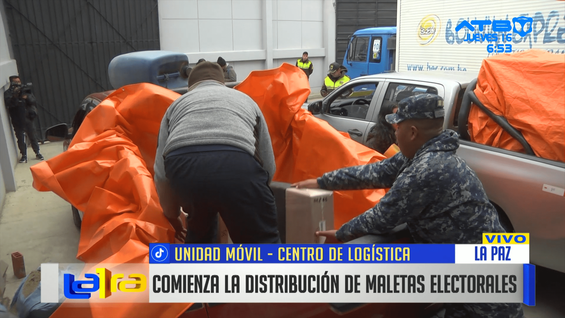 Inicia la distribución de maletas electorales hacia las regiones más alejadas de La Paz