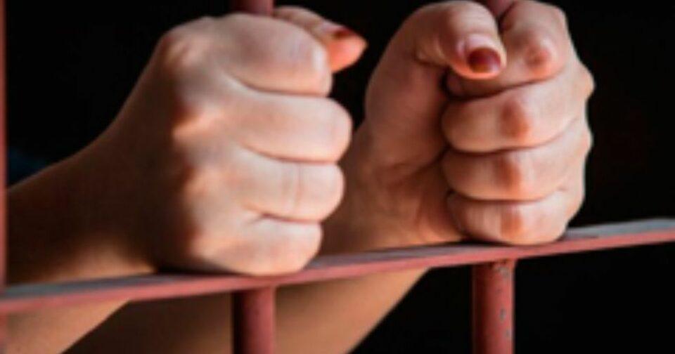 Envían con detención preventiva a mujer acusada de intentar envenenar a su esposo e hija