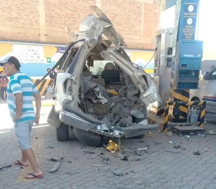 Explota un vehículo al cargar GNV en Cochabamba