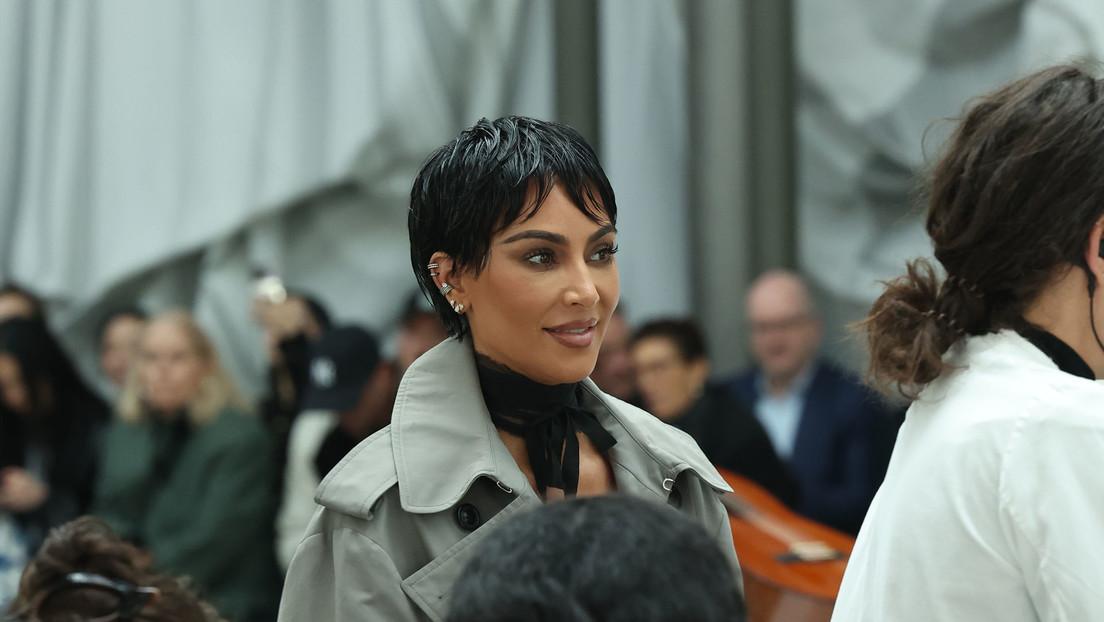 Kim Kardashian causa polémica al admitir que no sabe cuánto cuesta la leche