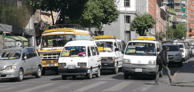 Transportistas rechazan ley que autoriza importación privada de combustibles