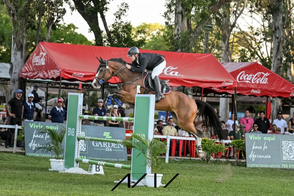 Céspedes con Mlm Santa Ana Cornelius triunfan en el Nacional Ecuestre