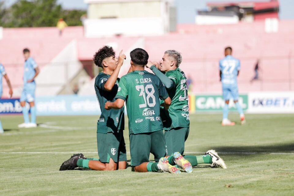 A Real Tomayapo le bastó un tiempo para dar vuelta el marcador