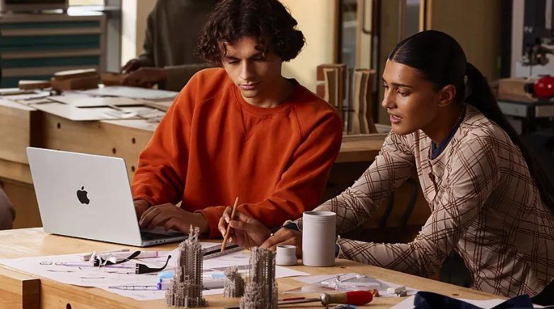 Apple lanza MacBook Pro sin cargador