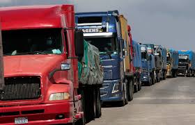 Transportistas piden al próximo Gobierno solucionar la falta de carburantes