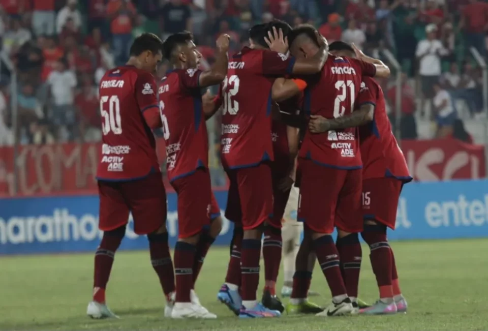 Guabirá le gana con lo justo a Aurora en Montero y se ilusiona con la siguiente fase