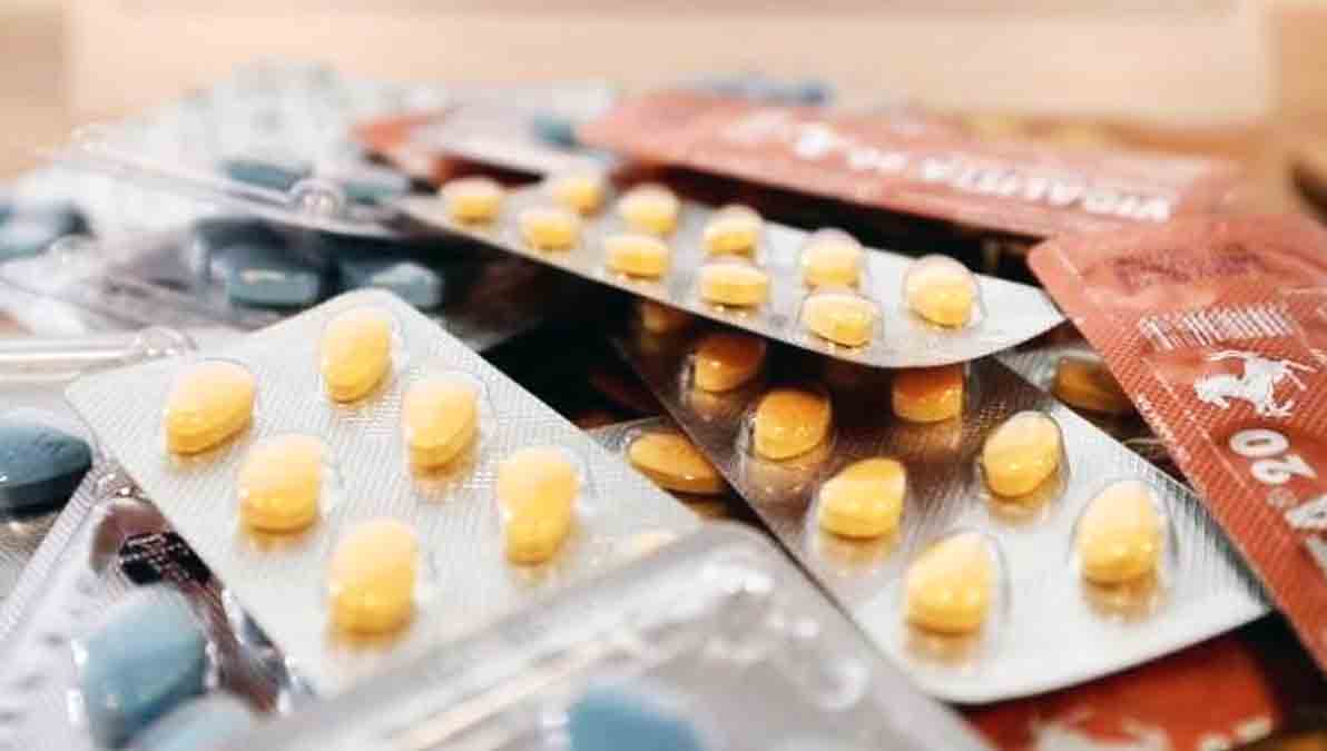 Fármacos en riesgo: la falta de dólares reduce la producción en un tercio