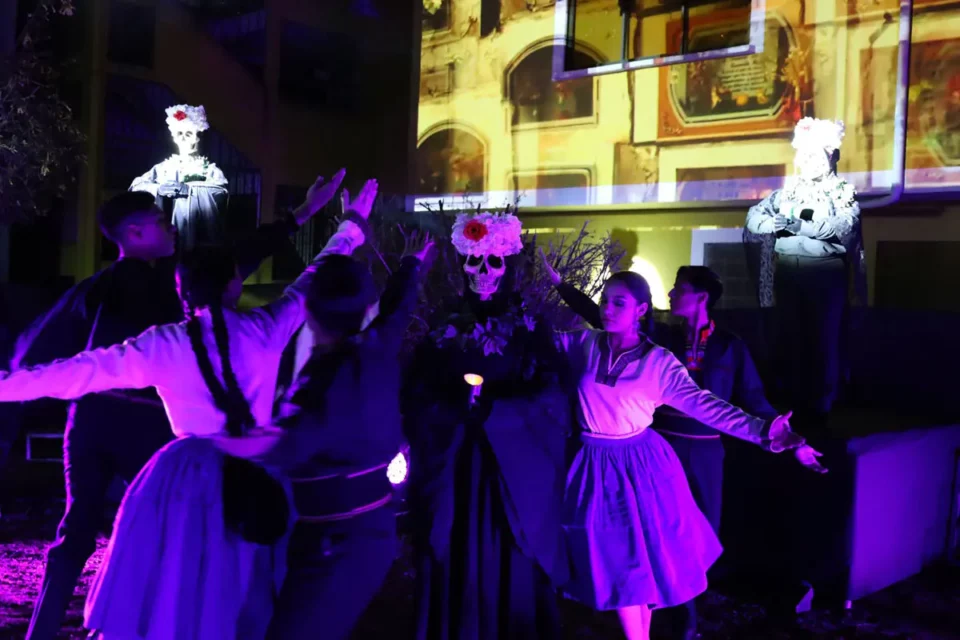 Más de 6.000 personas se dieron cita a ‘Una noche en el cementerio’