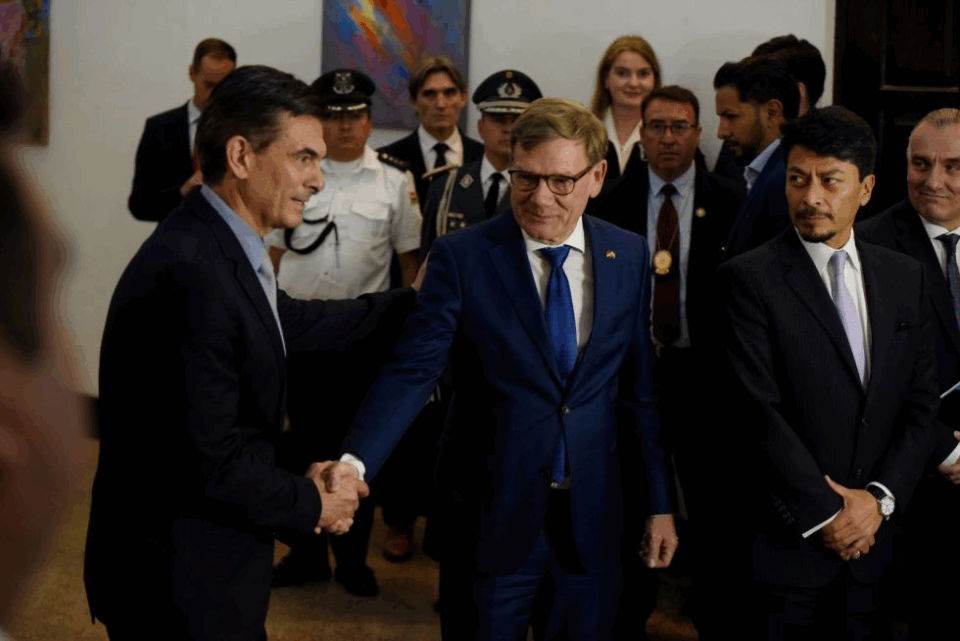 Paz y ministro de Exteriores de Alemania encaminan nueva era de relaciones bilaterales