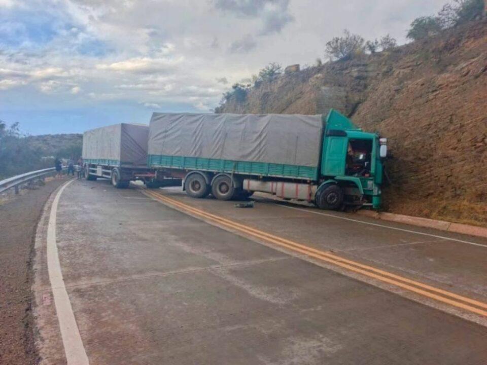 Confirman dos fallecidos en accidente en El Puente