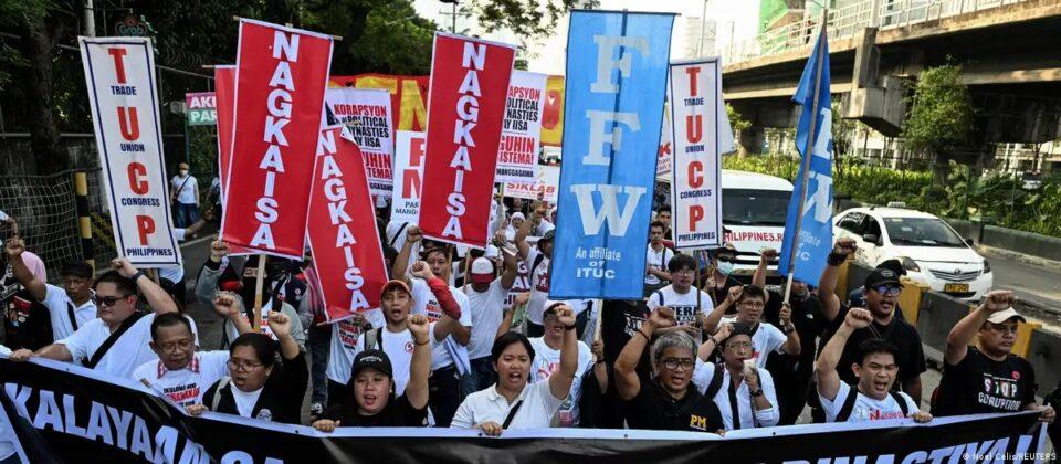 Miles protestan en Filipinas por escándalo de corrupción