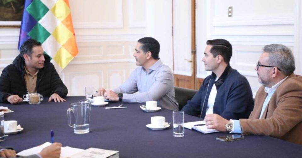 Edmand Lara lidera reunión con el sector empresarial