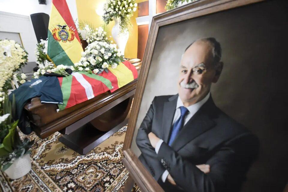 Con el adiós de sus hijos y plantel 93-94, Azkargorta es sepultado