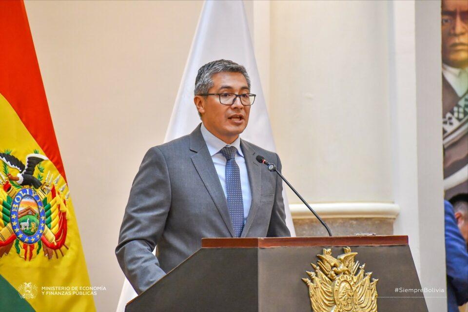 Gobierno halla deuda no registrada de Bs 5.586 millones
