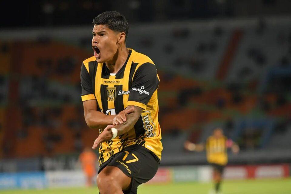 The Strongest remonta, vence 1-2 a Aurora y jugará con Guabirá