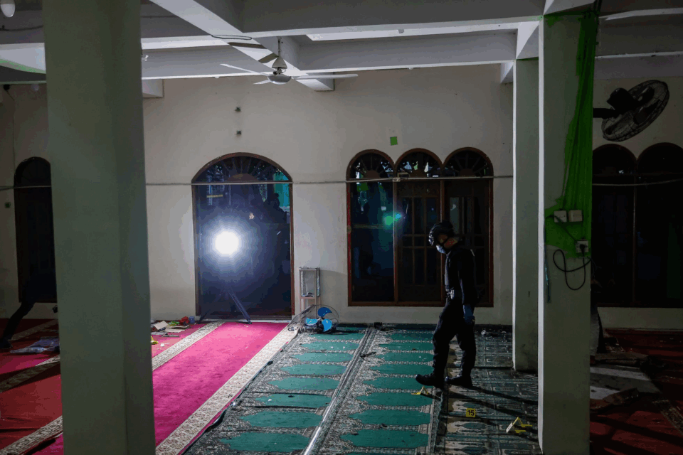 Indonesia: explosión en la mezquita deja más de 50 heridos