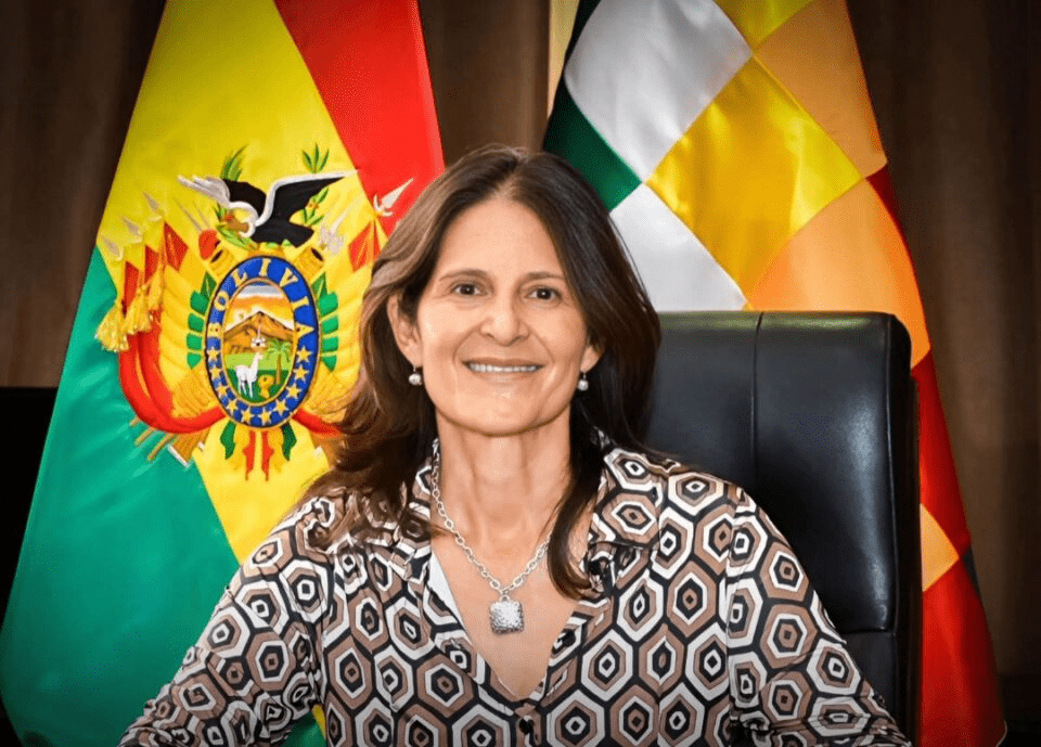 Ministra García inicia agenda para mejorar sistema educativo y convoca al magisterio urbano y rural