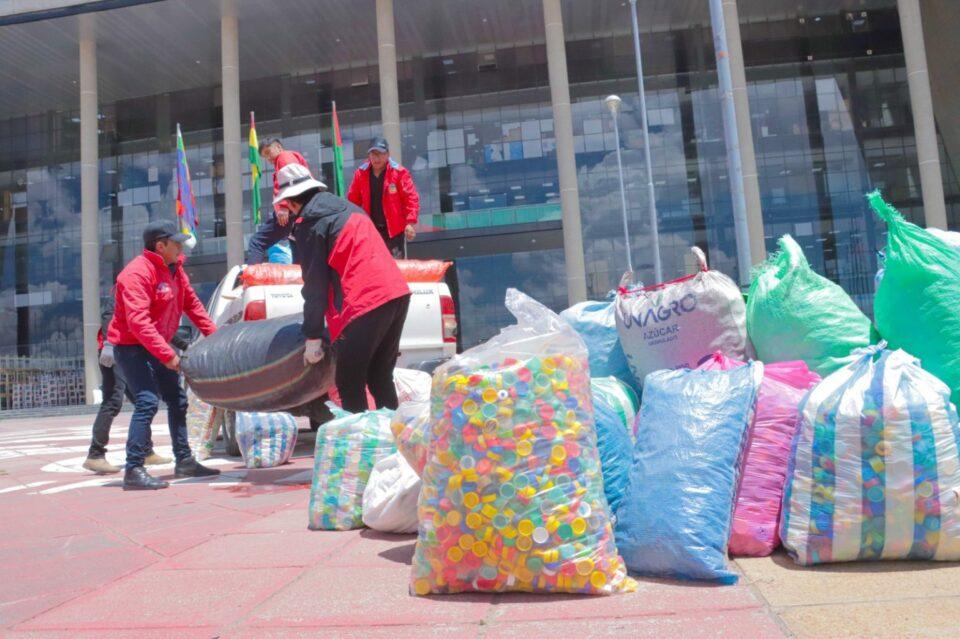Tapatón Bicentenario 2025: Alcaldía entrega una tonelada y media de tapitas para la lucha contra el cáncer infantil