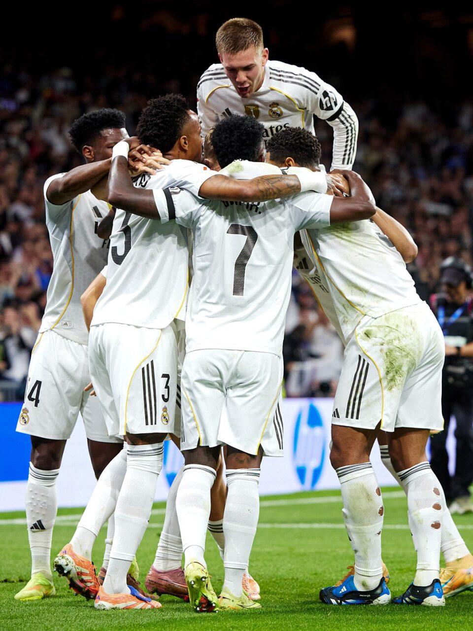 Real Madrid golea al Valencia (4-0) y se afianza en el liderato