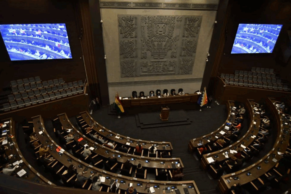 Falla intento de elegir directiva en la Cámara Baja