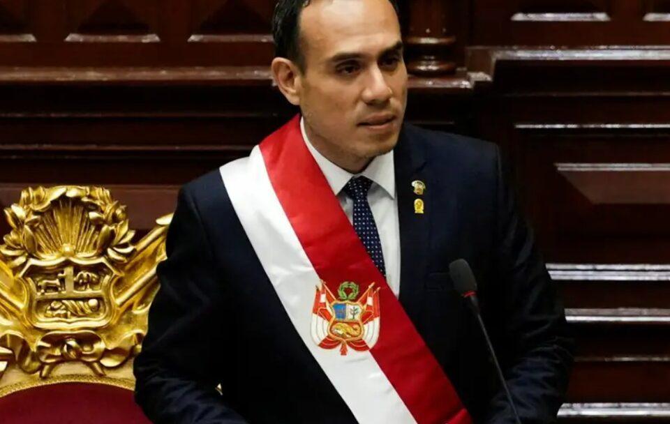 Perú extiende por 30 días el estado de emergencia