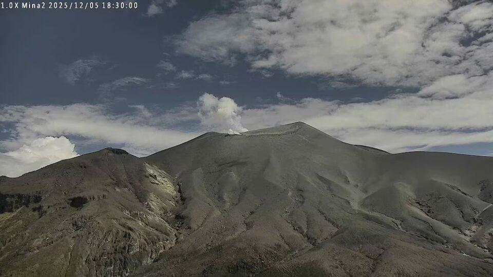 El volcán Puracé de Colombia entra en actividad