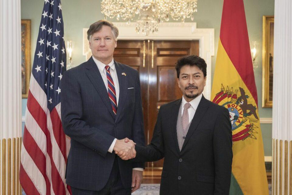 EE.UU. resalta nueva era de la política de Bolivia