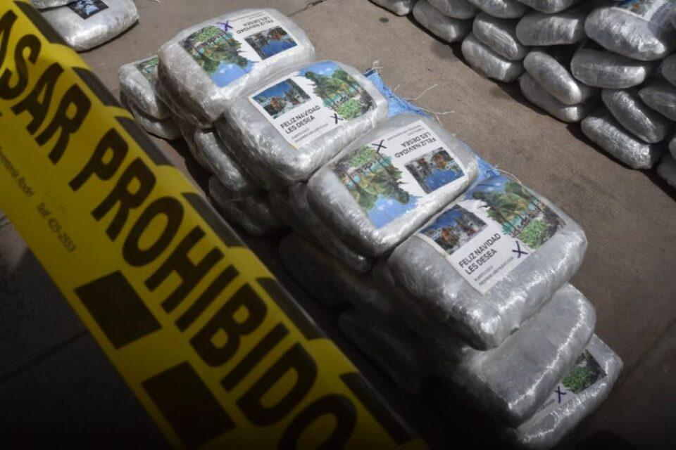 FELCN incauta paquetes de marihuana en Cochabamba