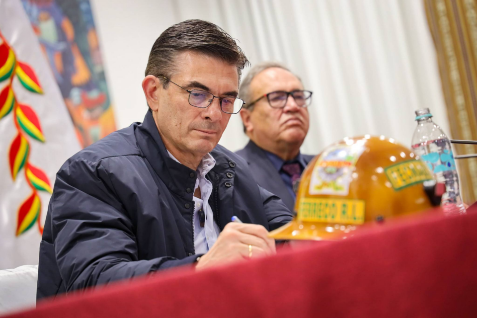 Gobierno logra frenar conflictos tras dialogar con sectores sobre el D.S. 5503